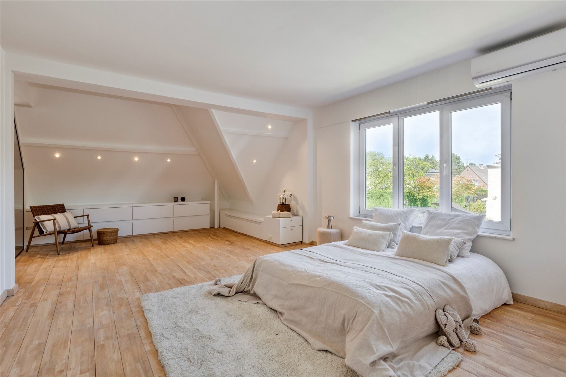 Top-notch gerenoveerde villa met 4 slaapkamers en 3 badkamers op 705m² met zuidtuin foto 25