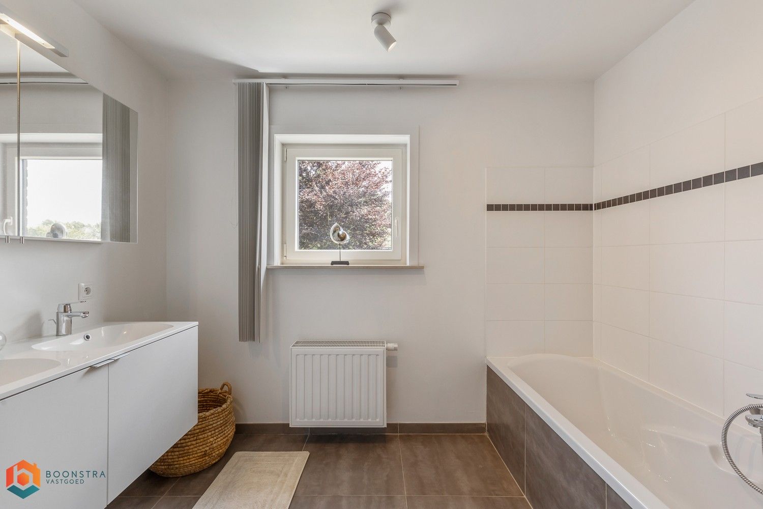 Recente energiezuinige woning met 3 slpkrs foto 15