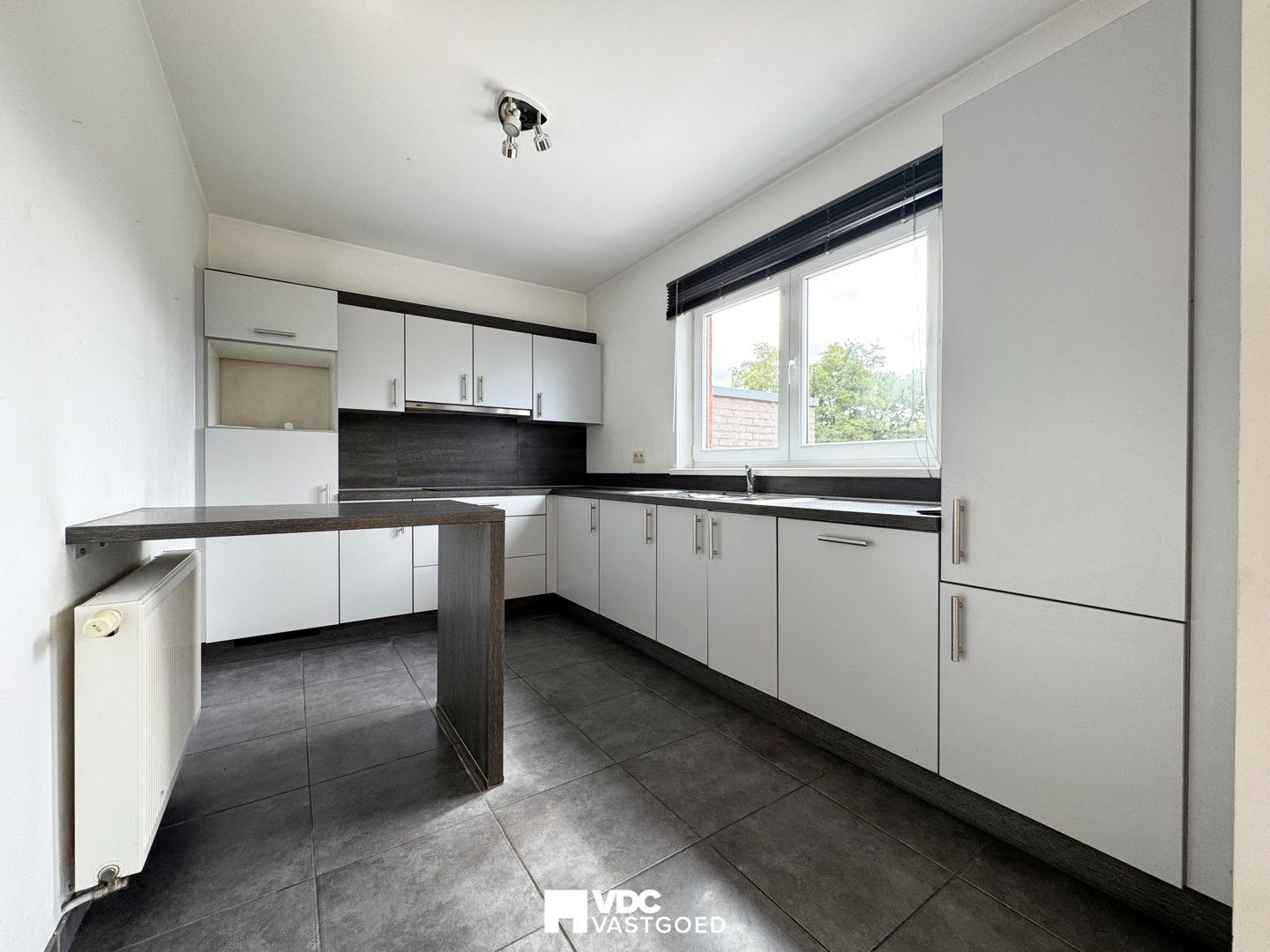Zeer mooi en ruim duplex-appartement met 4 slaapkamers en groot terras in groene omgeving foto 5