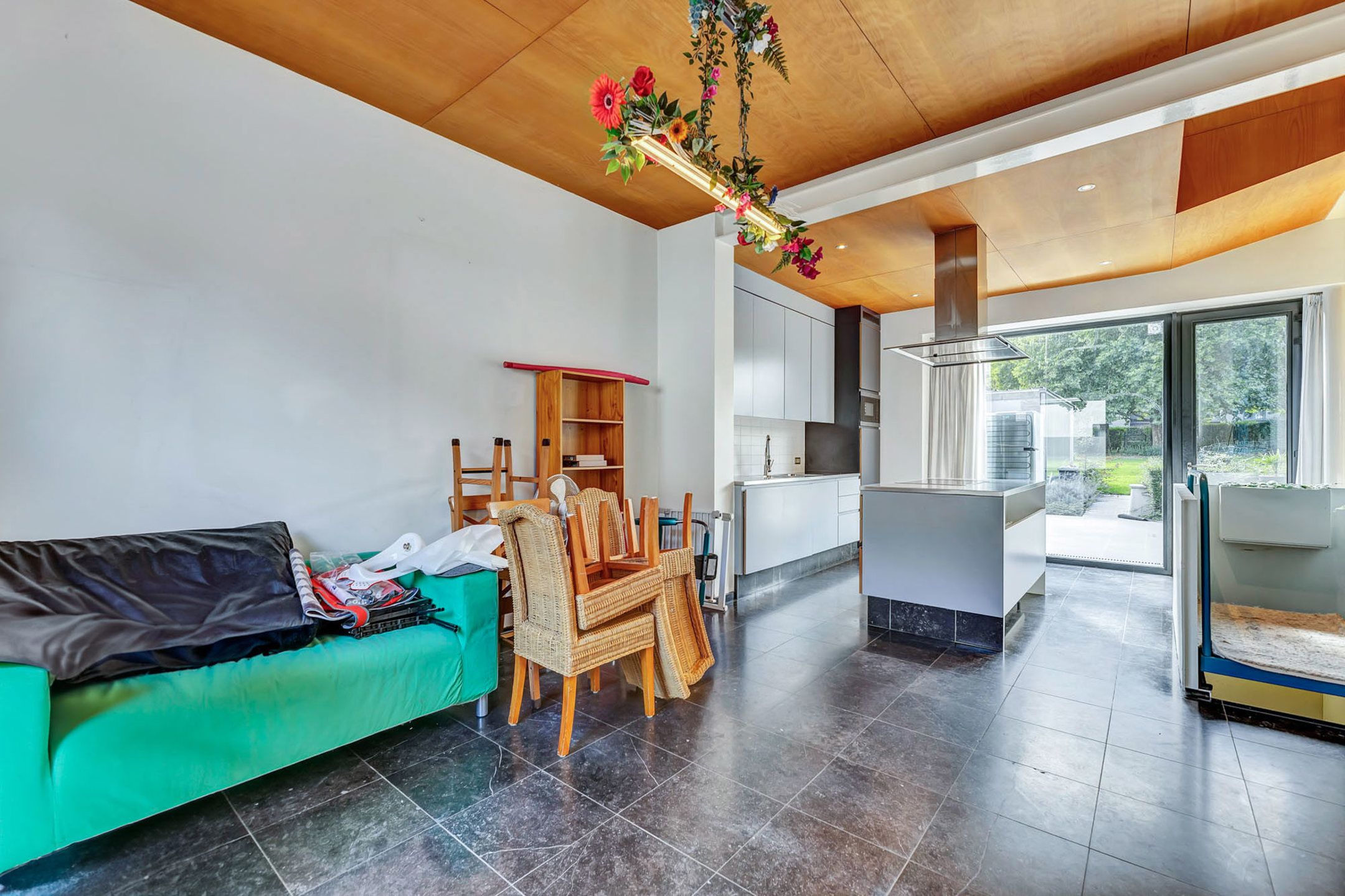 Instapklare woning met garage en tuin nabij station foto 7