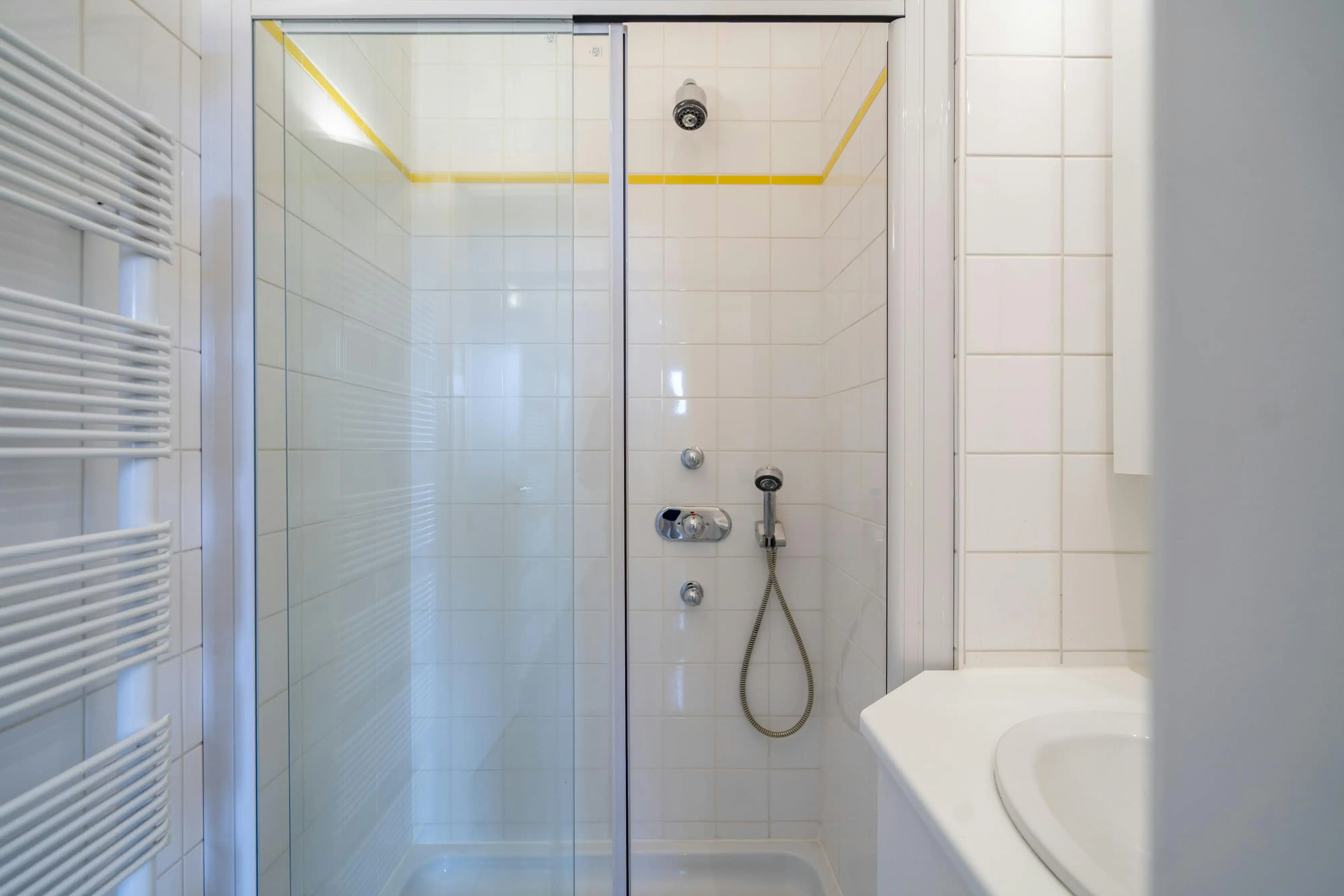 Ruim en lichtrijk appartement te koop nabij centrum Kortrijk foto 11