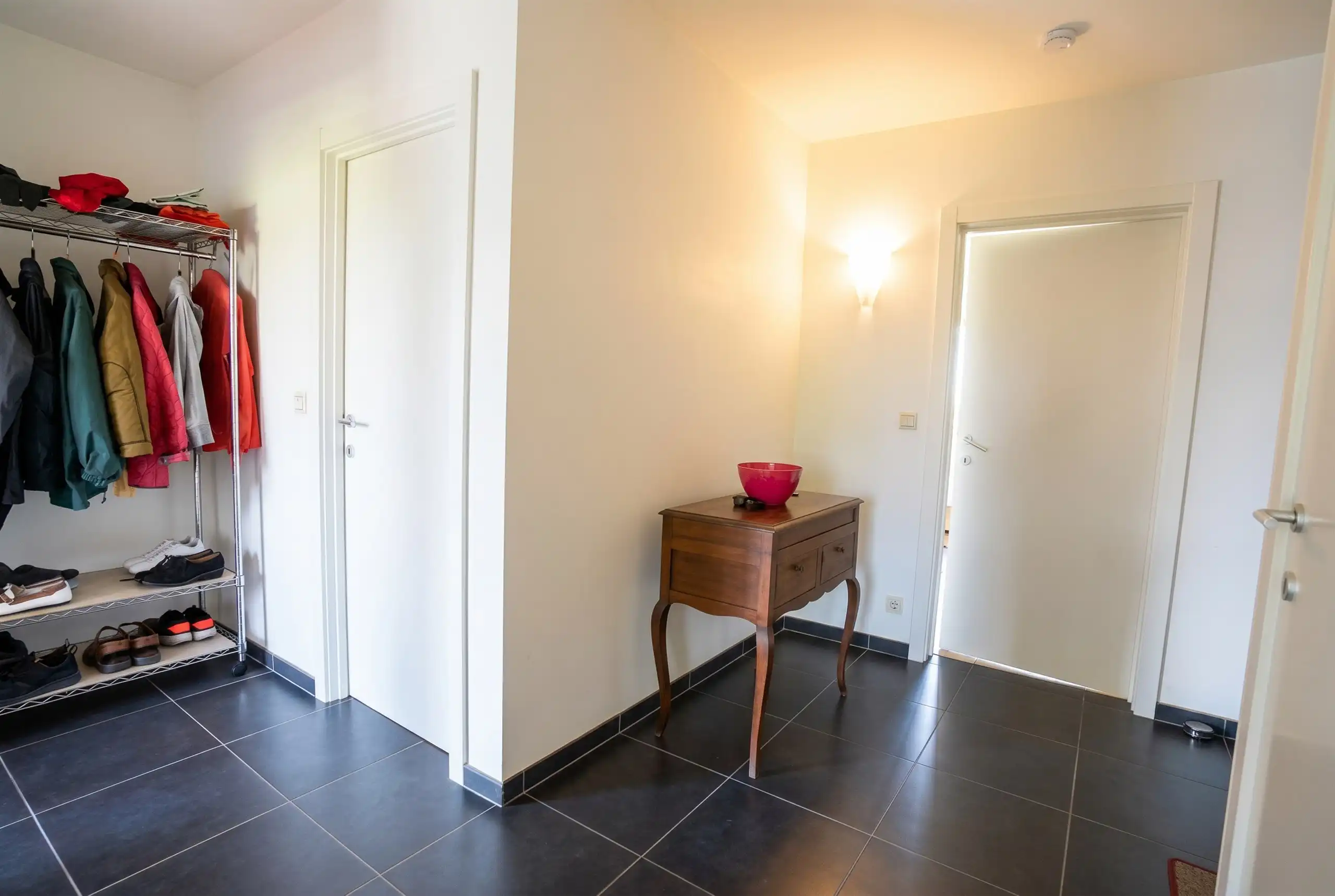 nstapklaar appartement met terras en staanplaats! foto 5