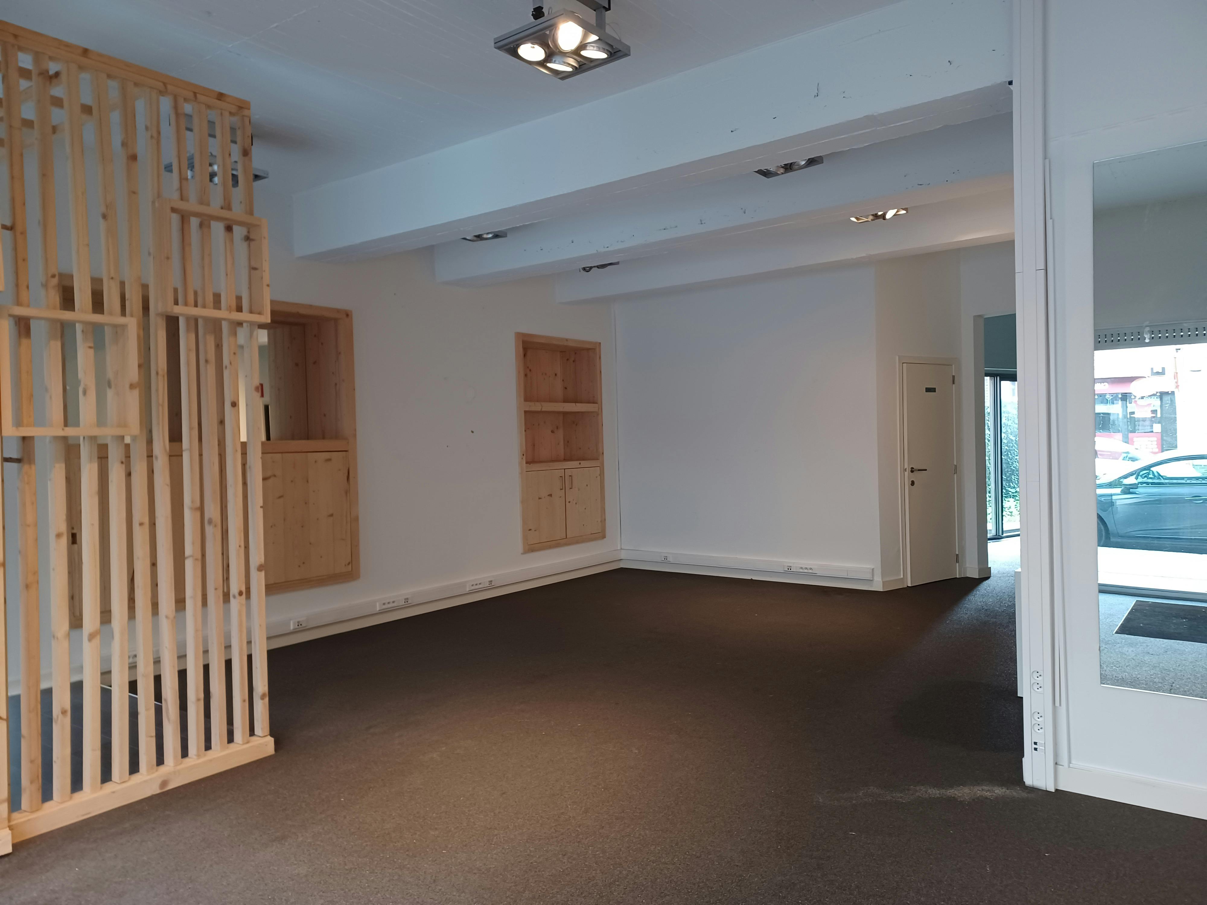 Handelspand te koop in centrum Brasschaat! foto 3