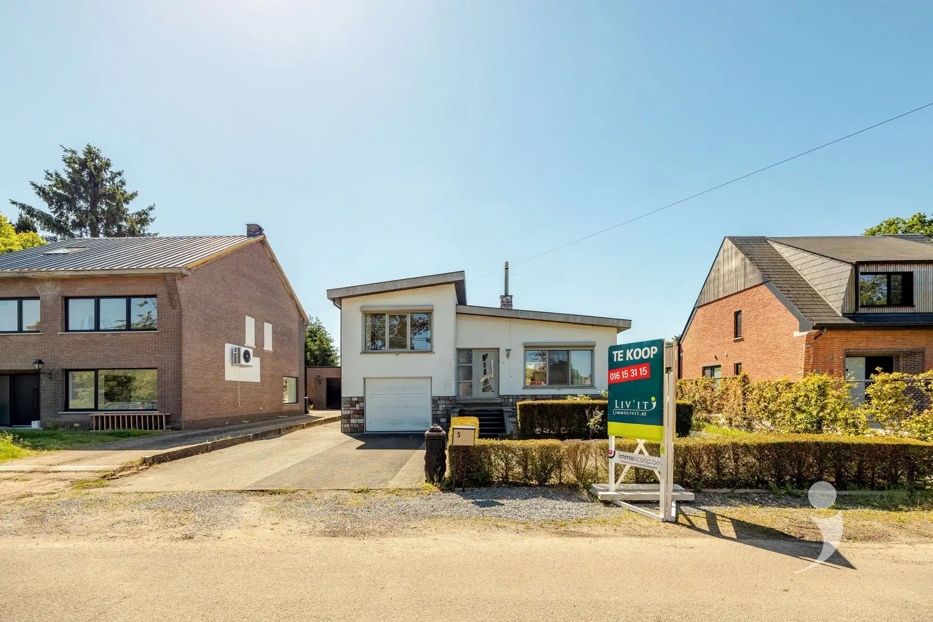 Te renoveren woning op een zonnig perceel foto 32