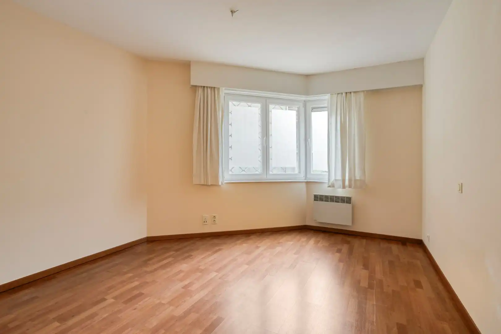 Instapklaar 2 slaapkamer appartement met lateraal zeezicht foto 15