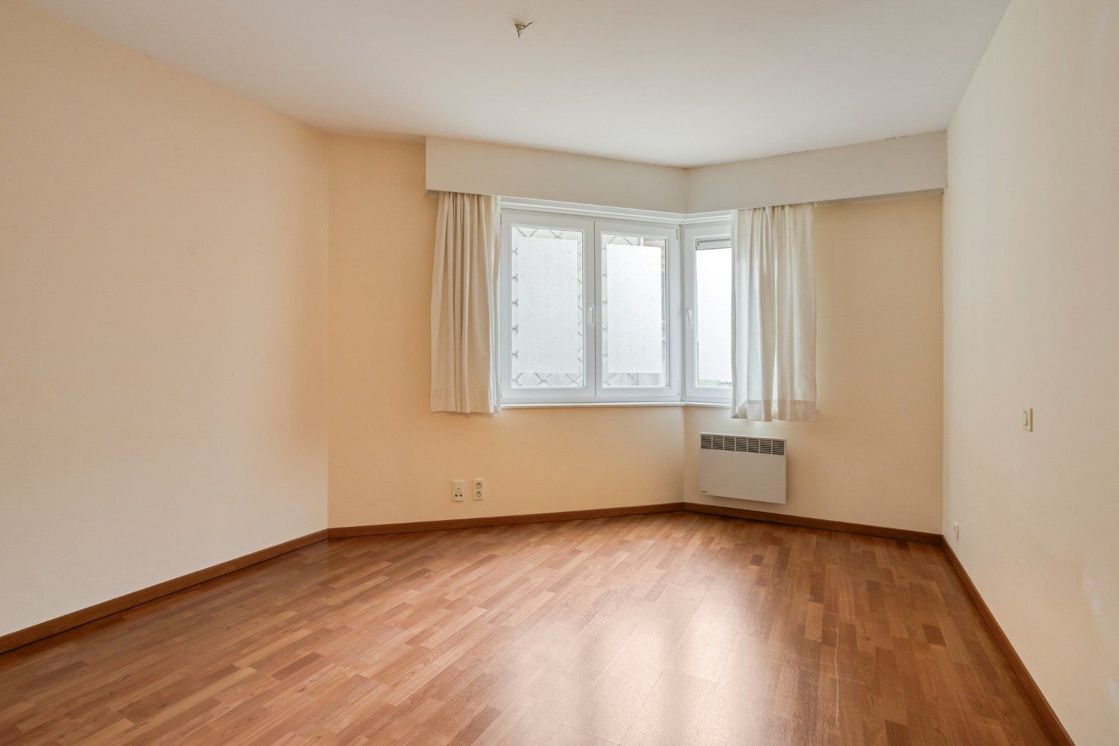 Instapklaar 2 slaapkamer appartement met lateraal zeezicht foto 15