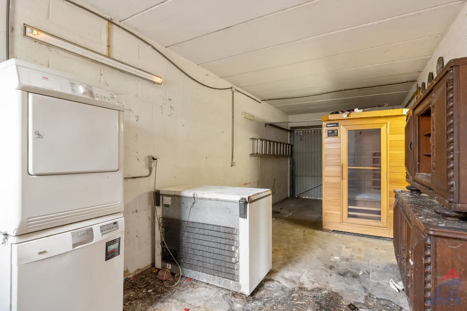 Te renoveren halfopen bebouwing met 3 slaapkamers, garage en tuin op rustige ligging in Ulbeek foto 8
