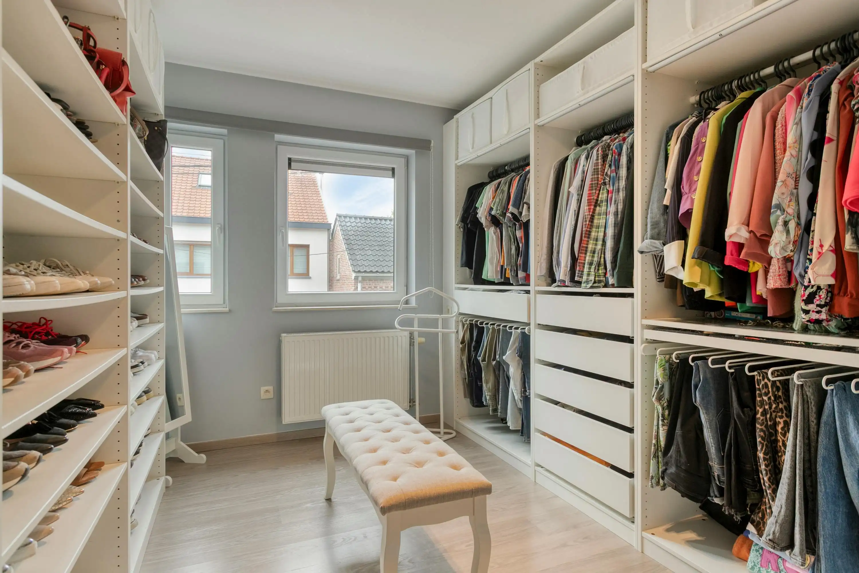 Ruim instapklaar huis: 4 slaapkamers, garage en grote tuin foto 20