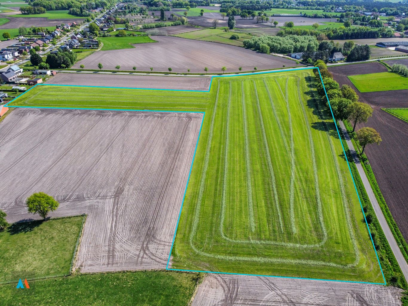 Blok landbouwgrond foto {{pictureIndex}}