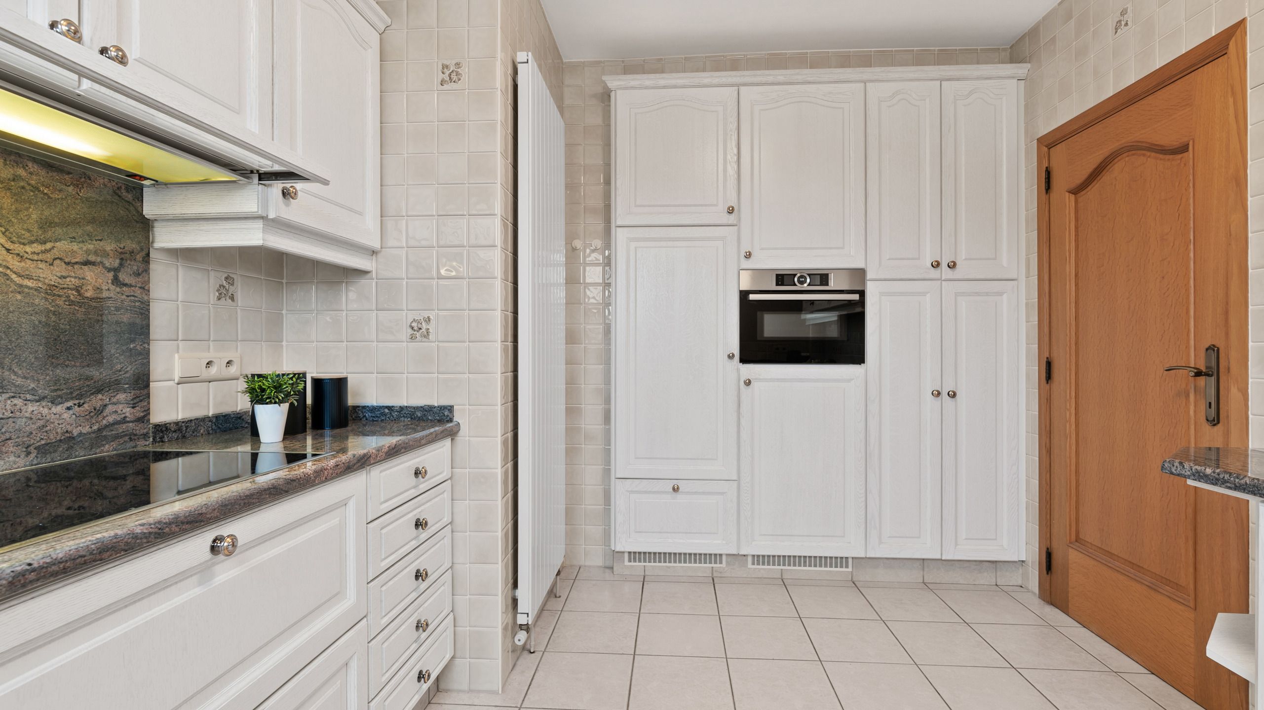 Ruim appartement van 245 m² centraal in Mortsel foto 11