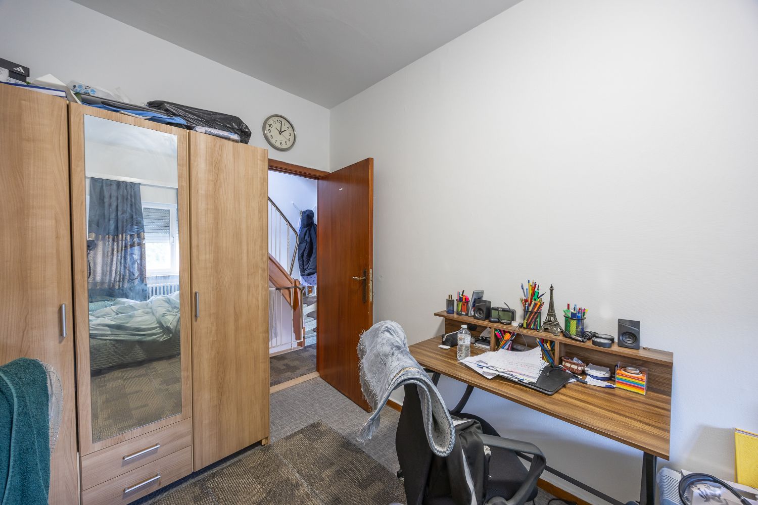 Ruim appartement met 5 garages foto 9