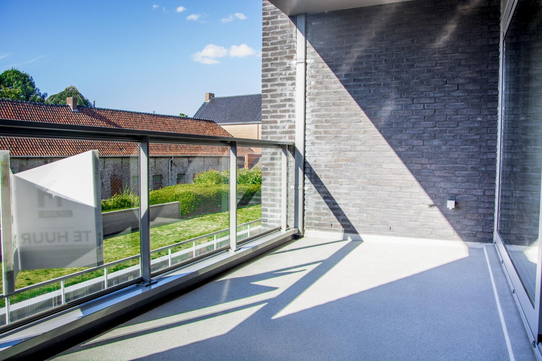 Ruim appartement aan het station met twee terrassen foto 13