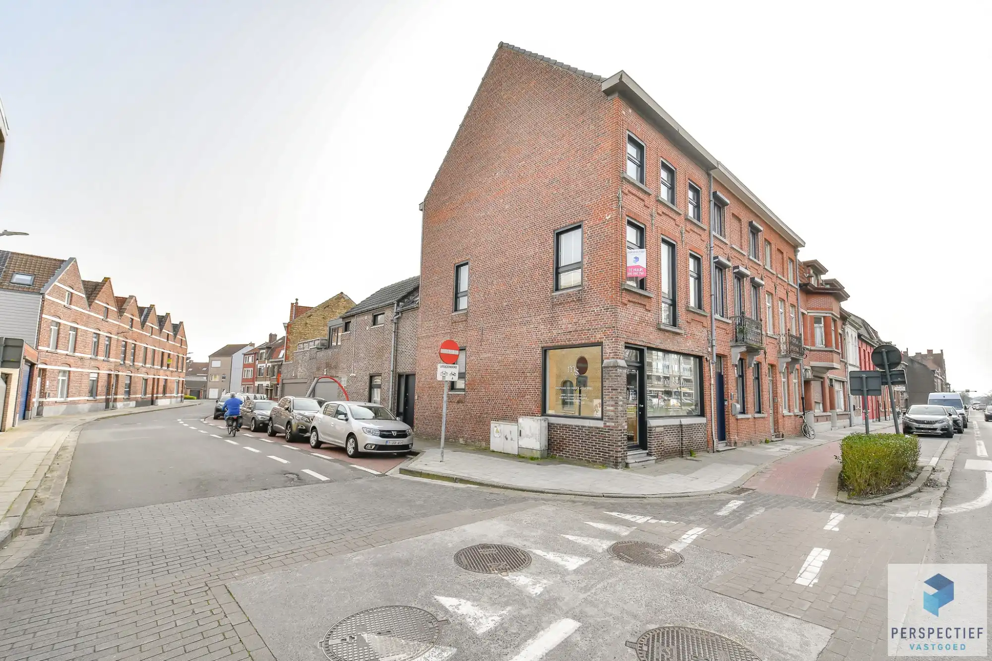 Lichtrijk appartement met 3 slaapkamers, garage en terras foto {{pictureIndex}}