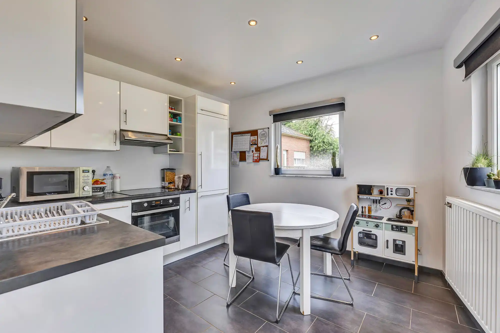Instapklare woning met tuin te Wambeek foto 2