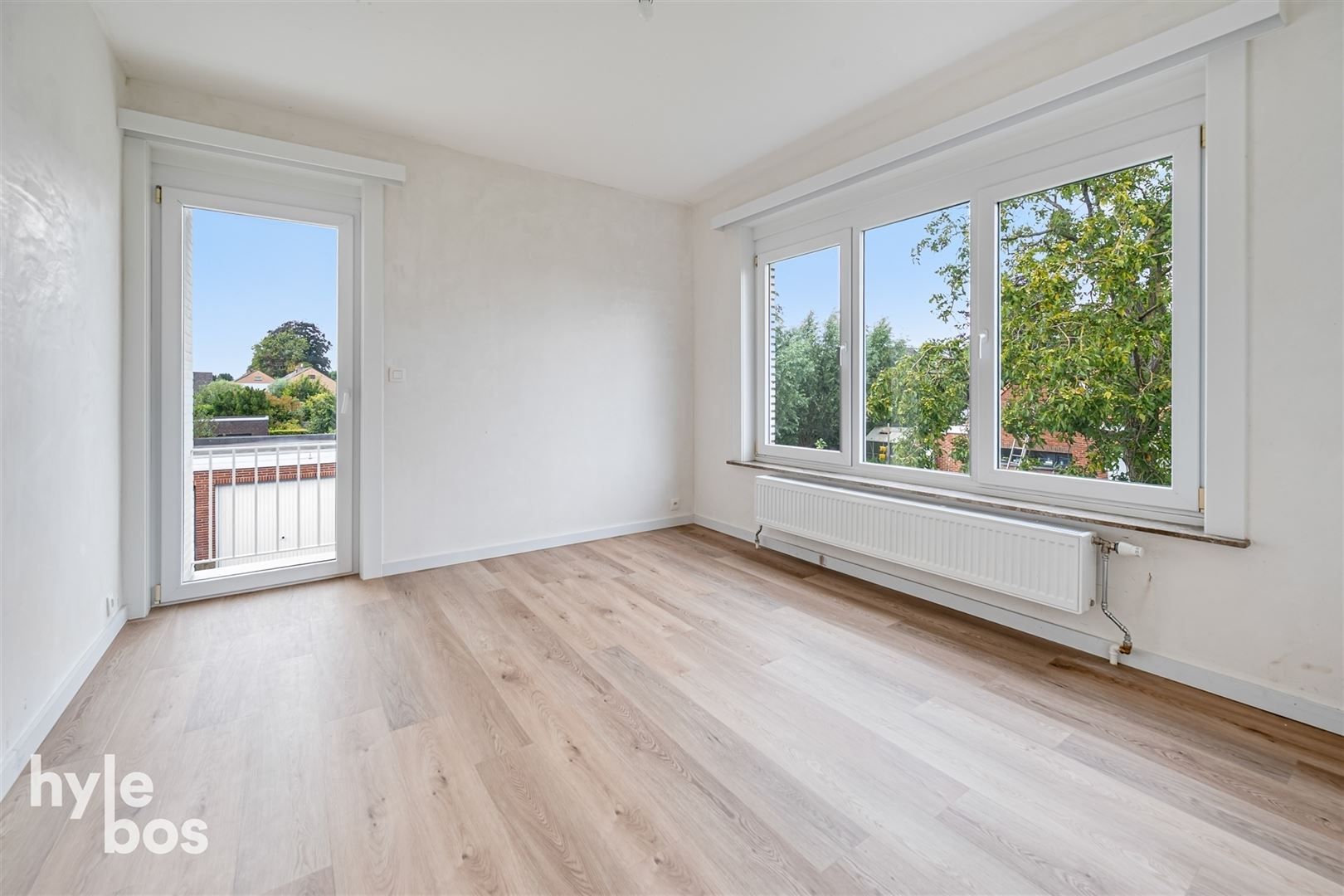 Gerenoveerd appartement met garage in gezellige woonwijk foto 12