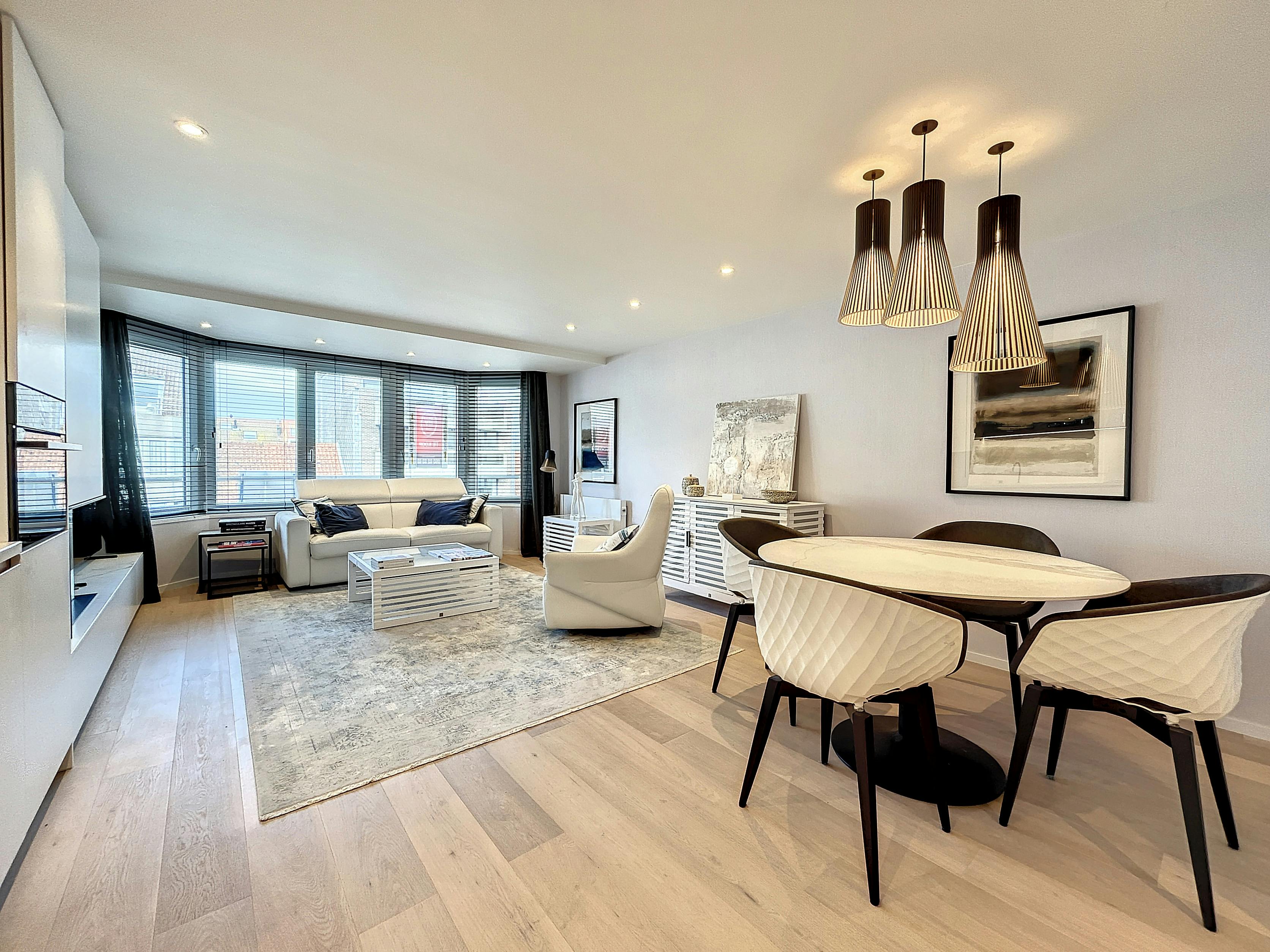 Luxueus twee slaapkamer appartement te koop in Knokke foto 3