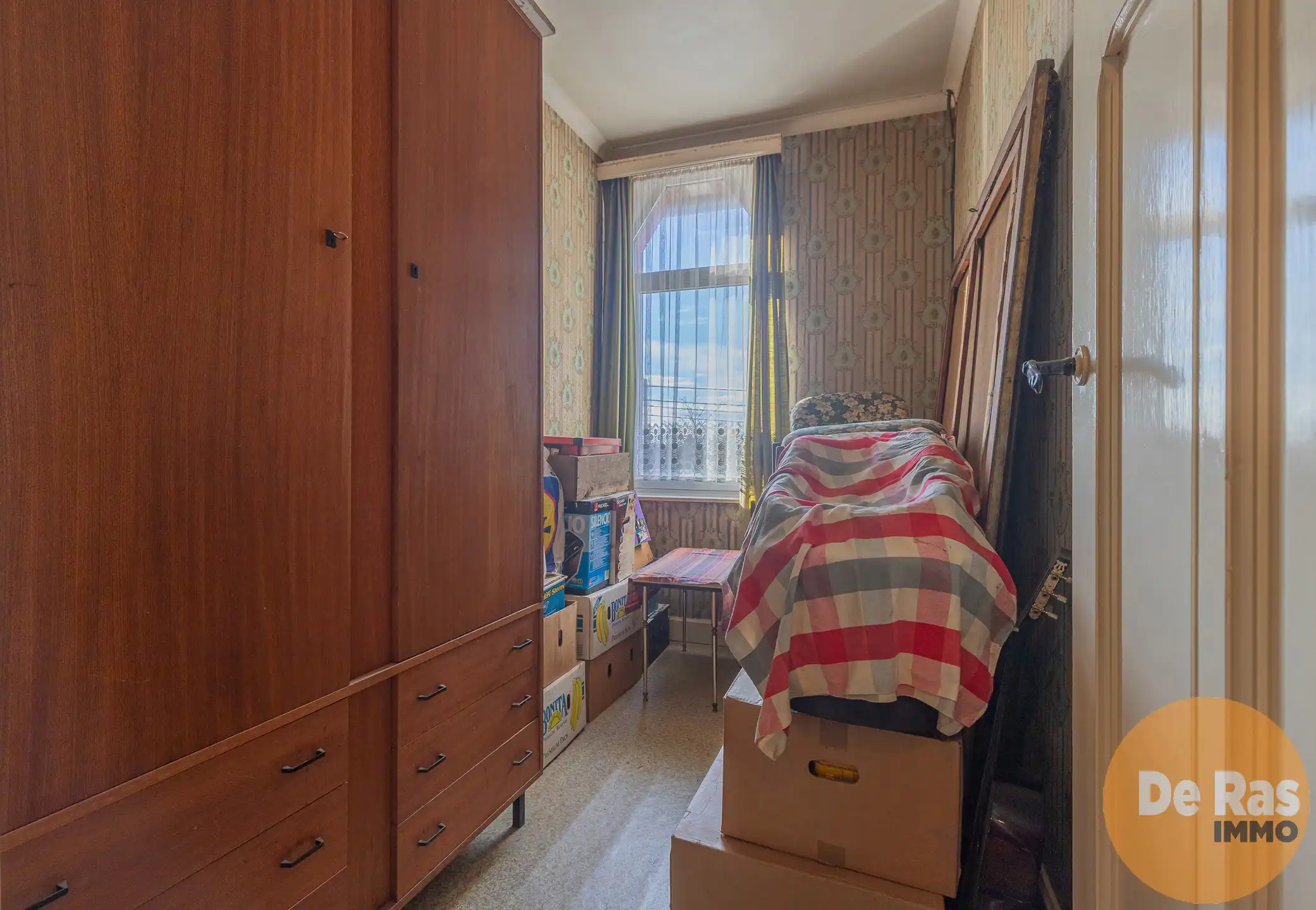 DEINZE - Te renoveren burgerwoning met tuin nabij centrum foto 9