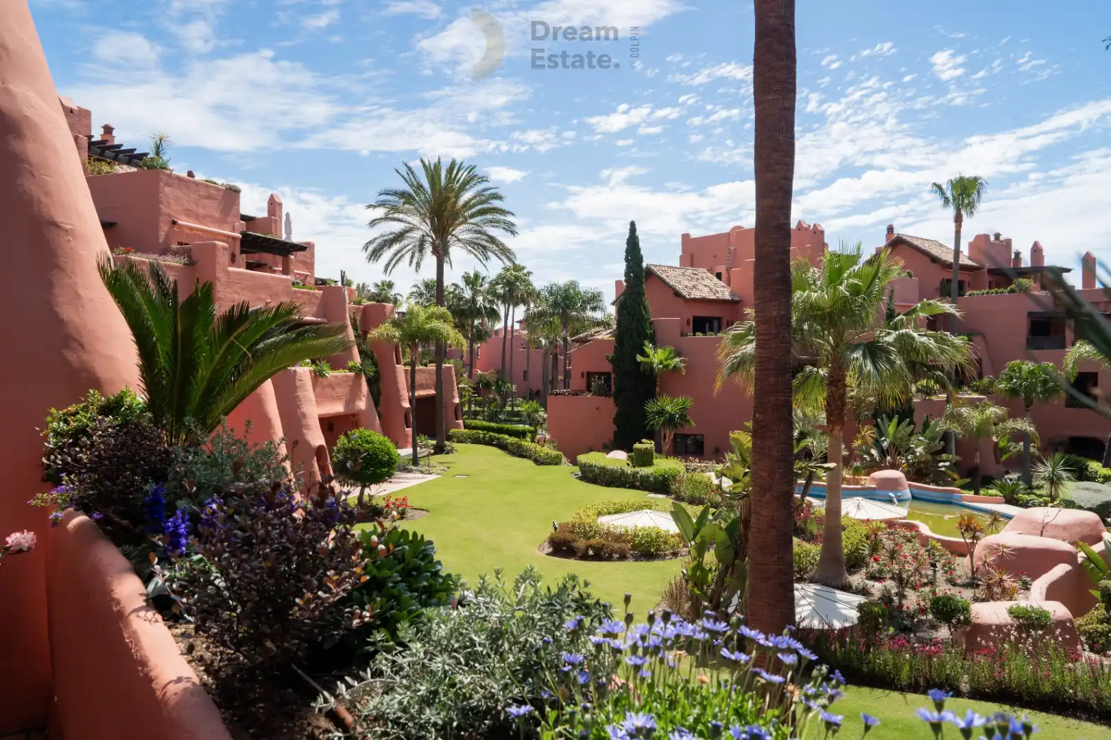 Schitterend luxe appartement aan het strand en restaurant Tikitano, Estepona. foto 3