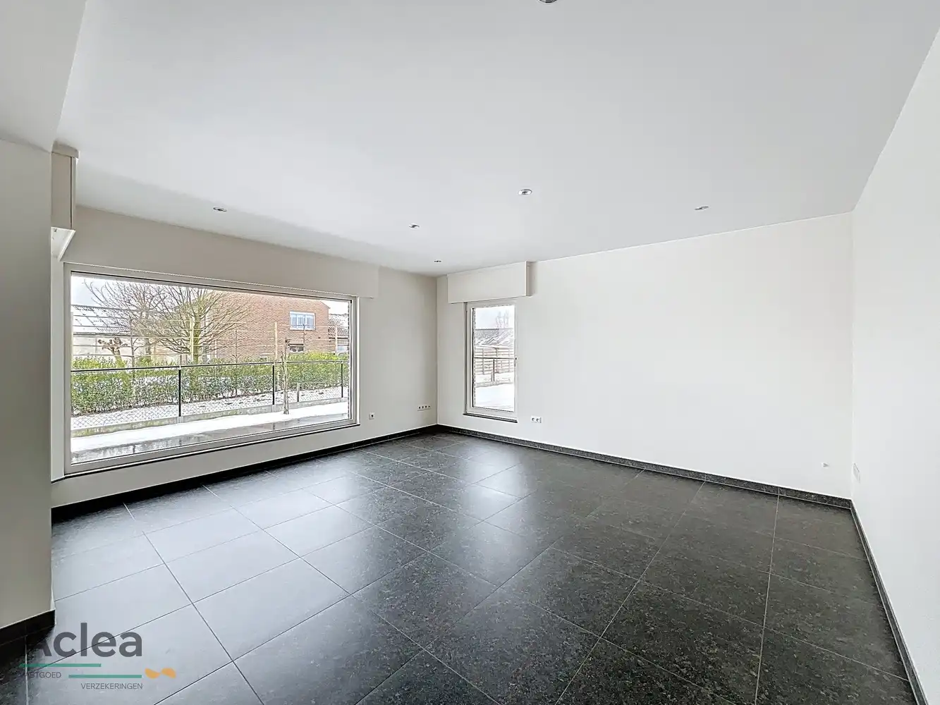 Comfortabele woning met ruime loods foto 4