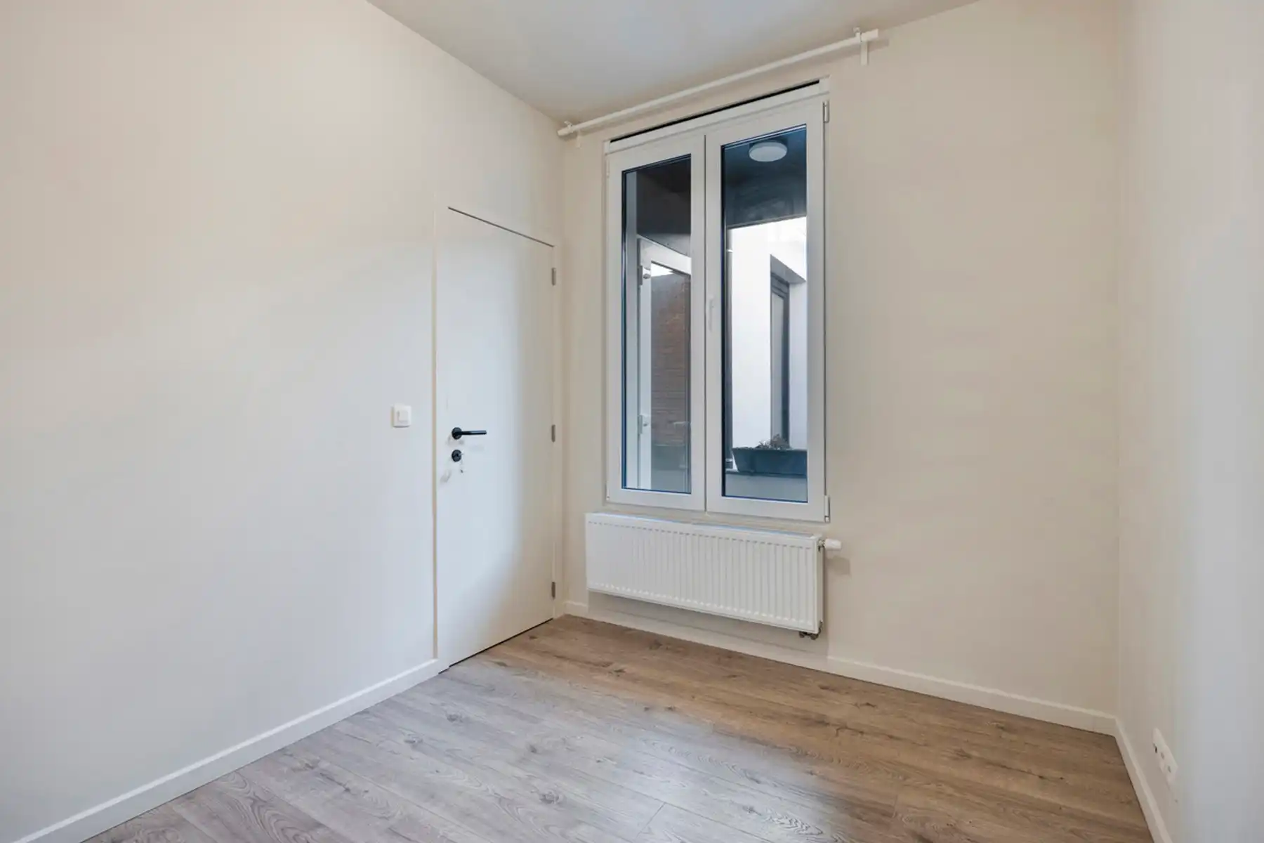 Gerenoveerd appartement (2 slpk) met balkon en fietsberging. foto 5