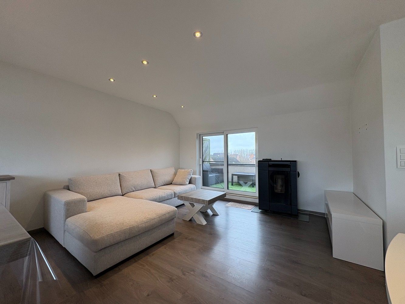 Dakappartement met twee slaapkamers en een terras foto 5