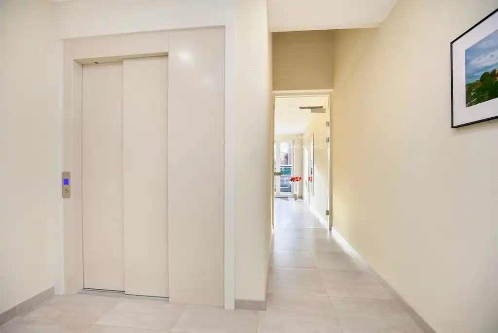 Instapklaar appartement met balkon en parkeerplaats in Aardenburg foto 32