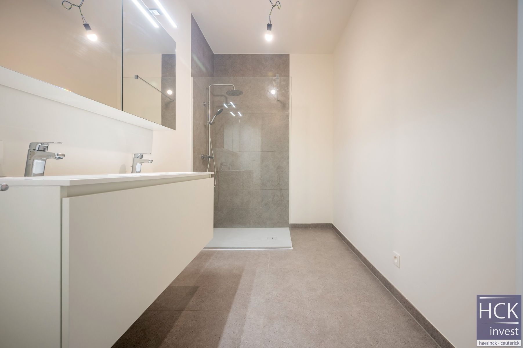 KRUISHOUTEM - Knap NIEUWBOUW APP. met 2 SLPK. en ruim zongeorienteerd terras foto 11