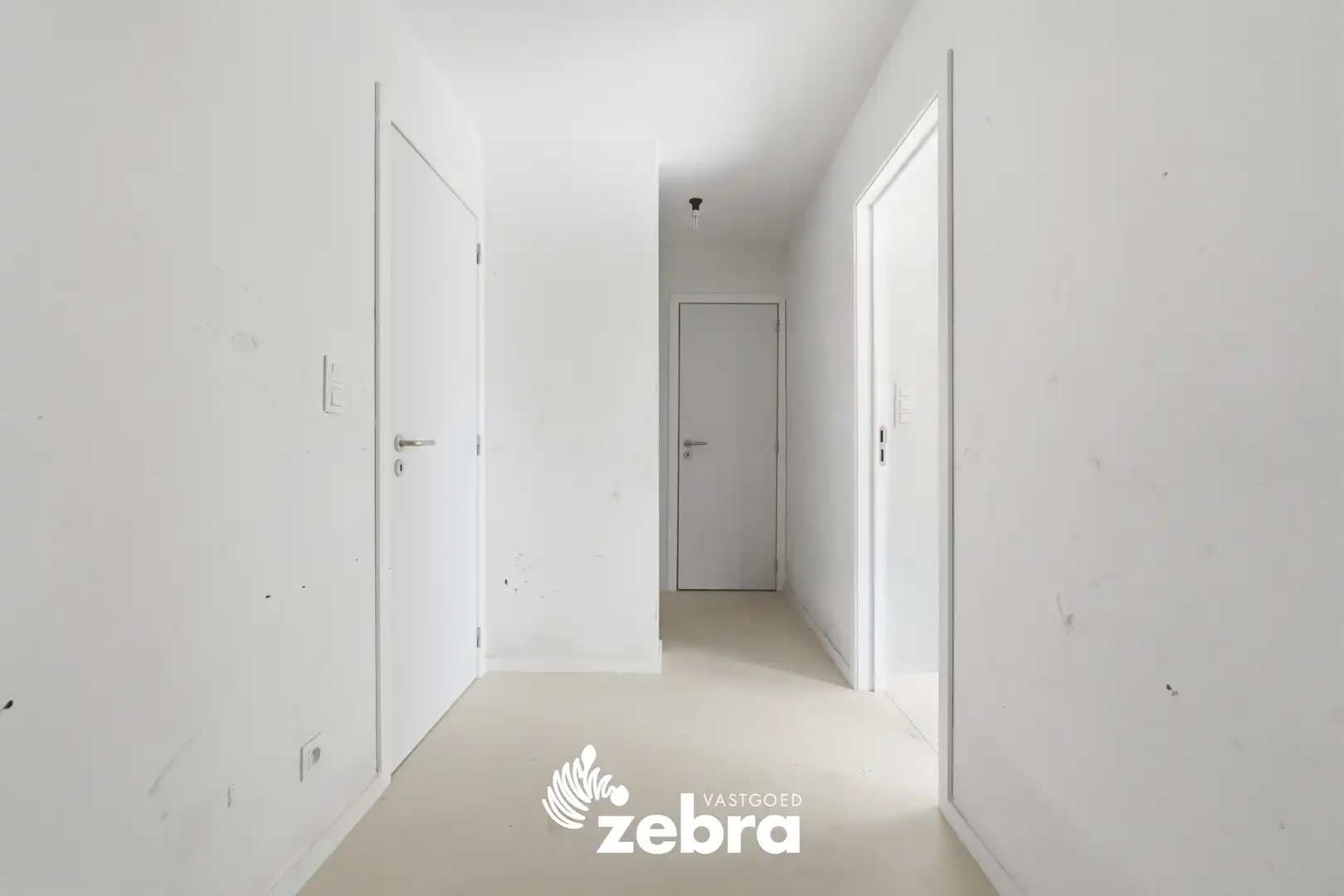 Gerenoveerde woning met 3 slaapkamers en tuin te Oostrozebeke! foto 10