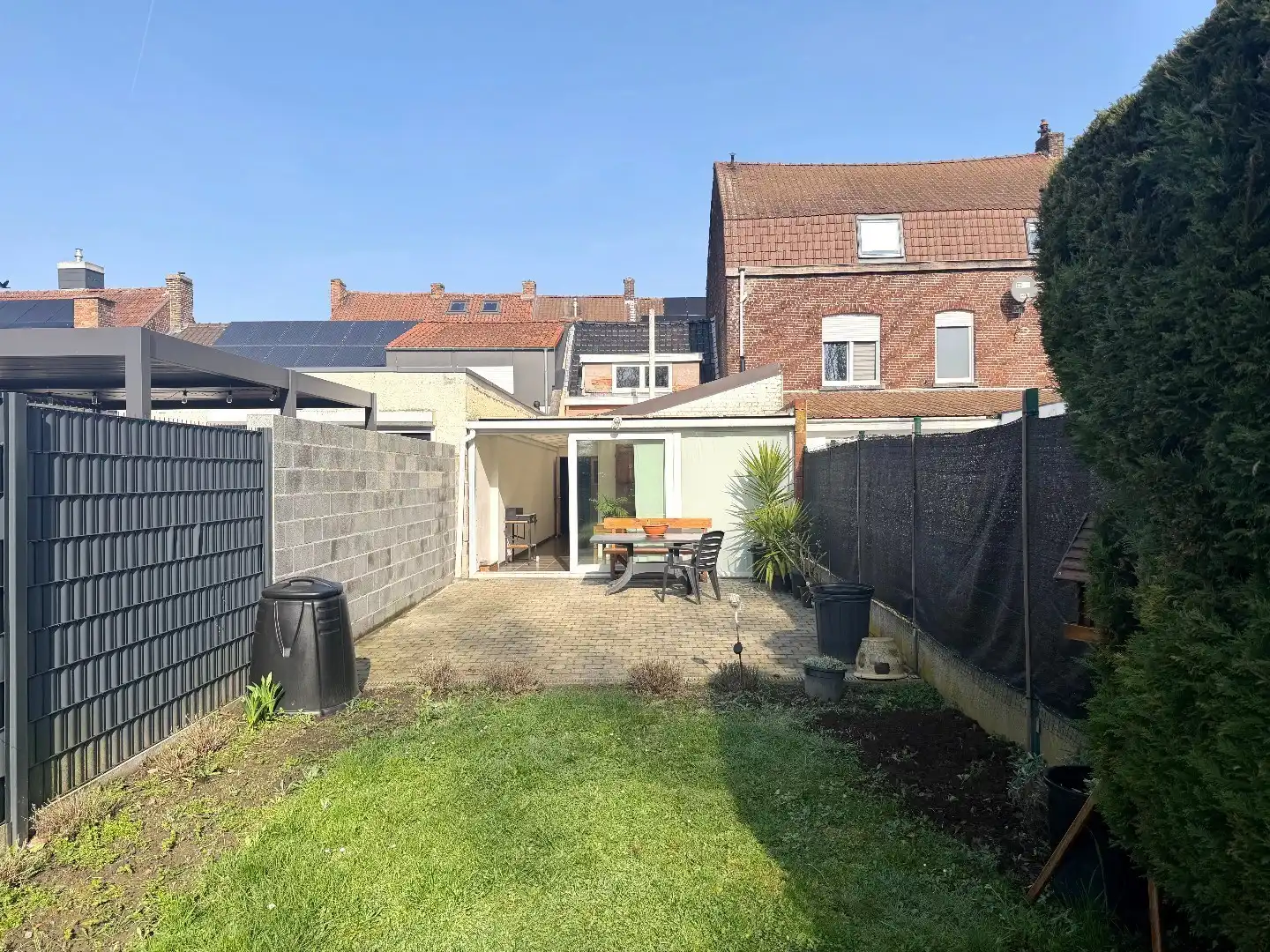 Instapklare rijwoning met tuin, terras en veranda in Wervik  foto 12