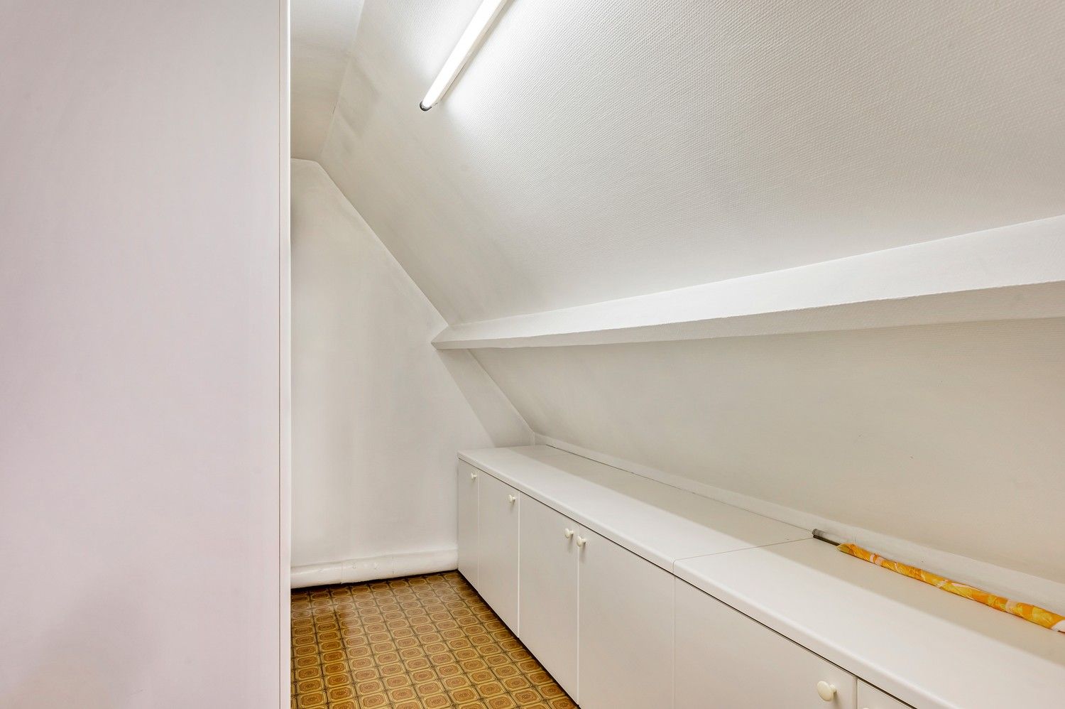 PRACHTIGE OP TE FRISSEN WONING OP EEN RUSTIGE LOCATIE foto 16