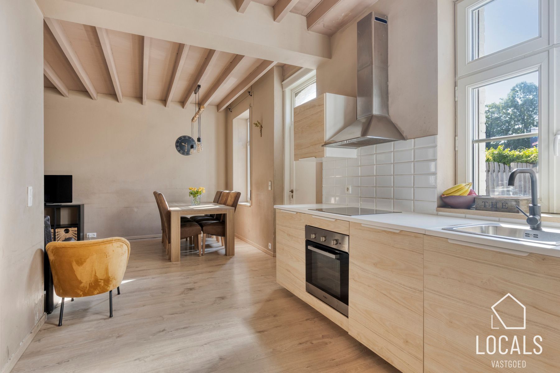 Op te frissen woning in het centrum van Liedekerke foto 6