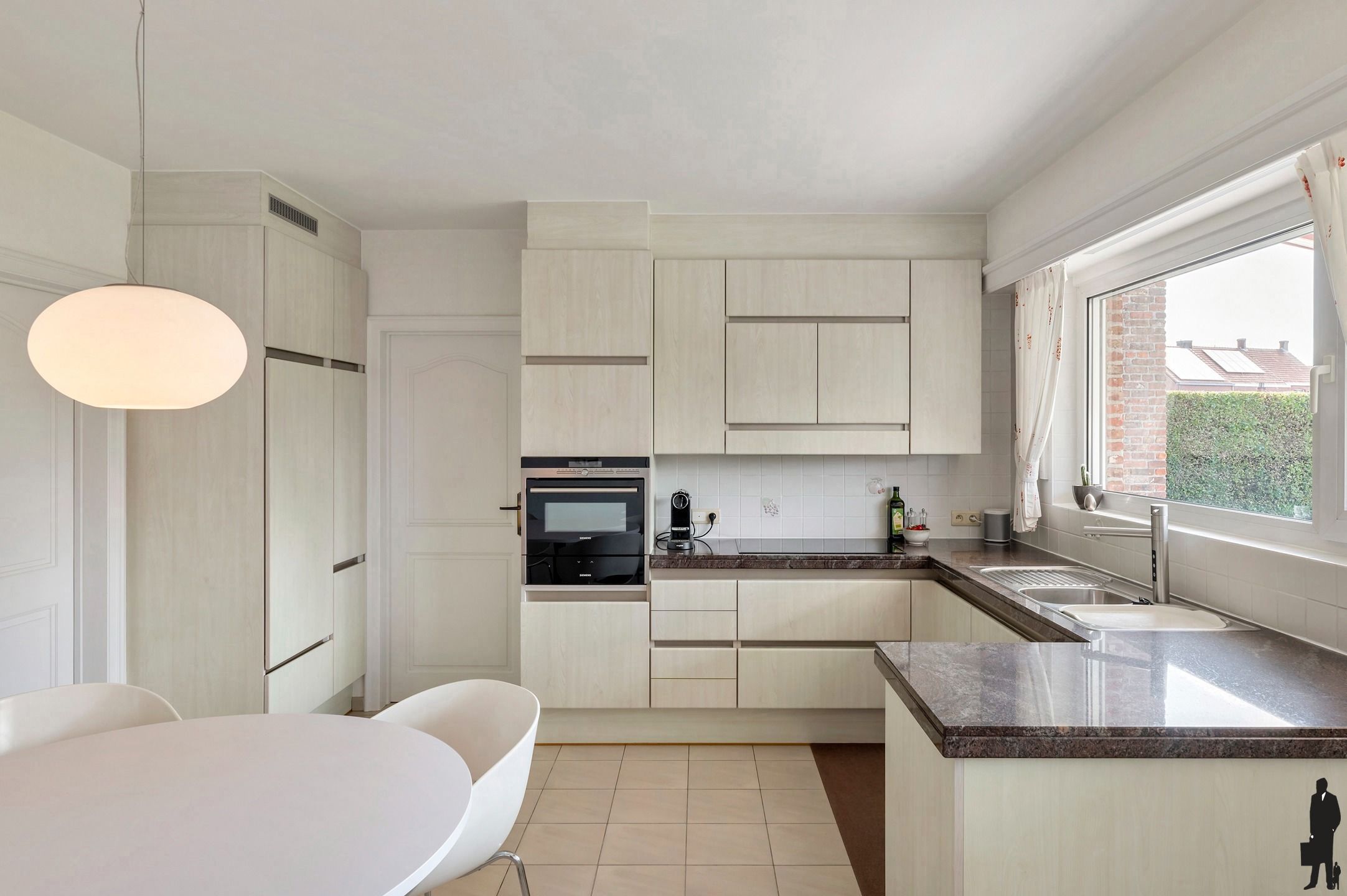 Uitstekende villa met 4 slpk. op ca. 2.000m² in Weelde foto 14