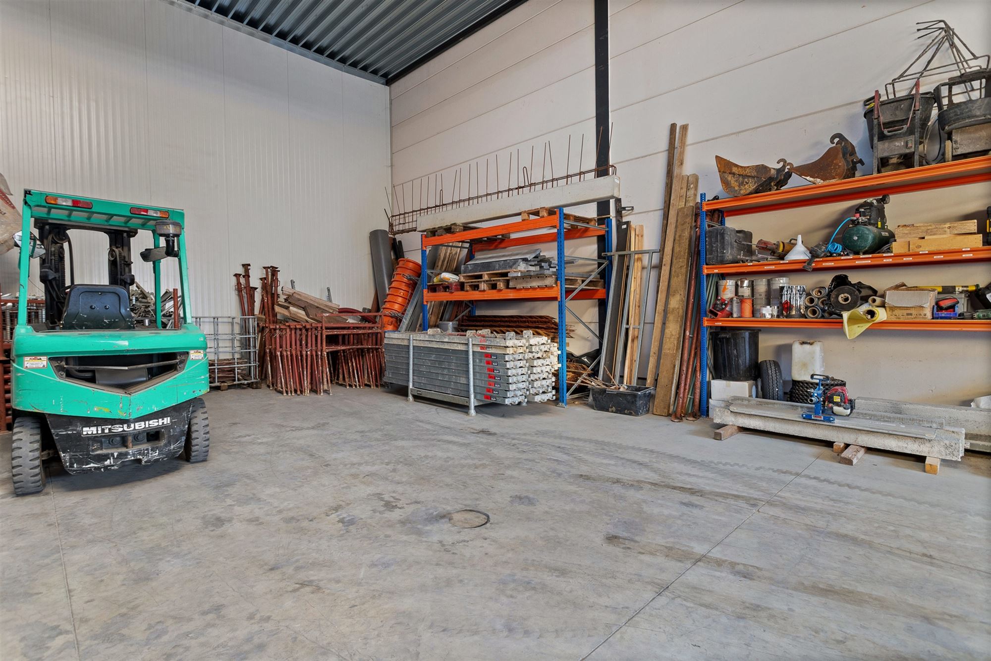 KMO-UNIT VAN 207 M2 MET BUREEL VAN 35M2 OP UITERST CENTRALE EN SNEL TOEGANKELIJKE LOCATIE TE HAM foto 6