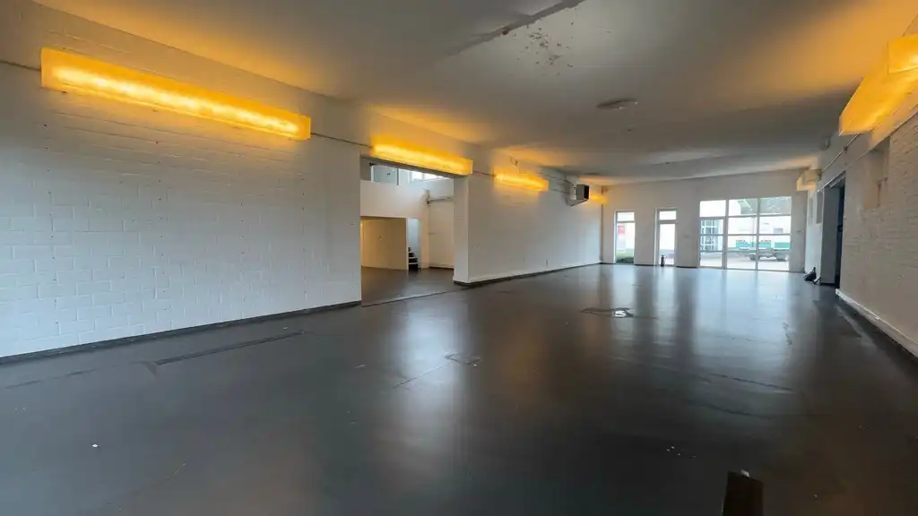 Multifunctionele ruimte te huur vlakbij R4 en E40 in Drongen foto 10