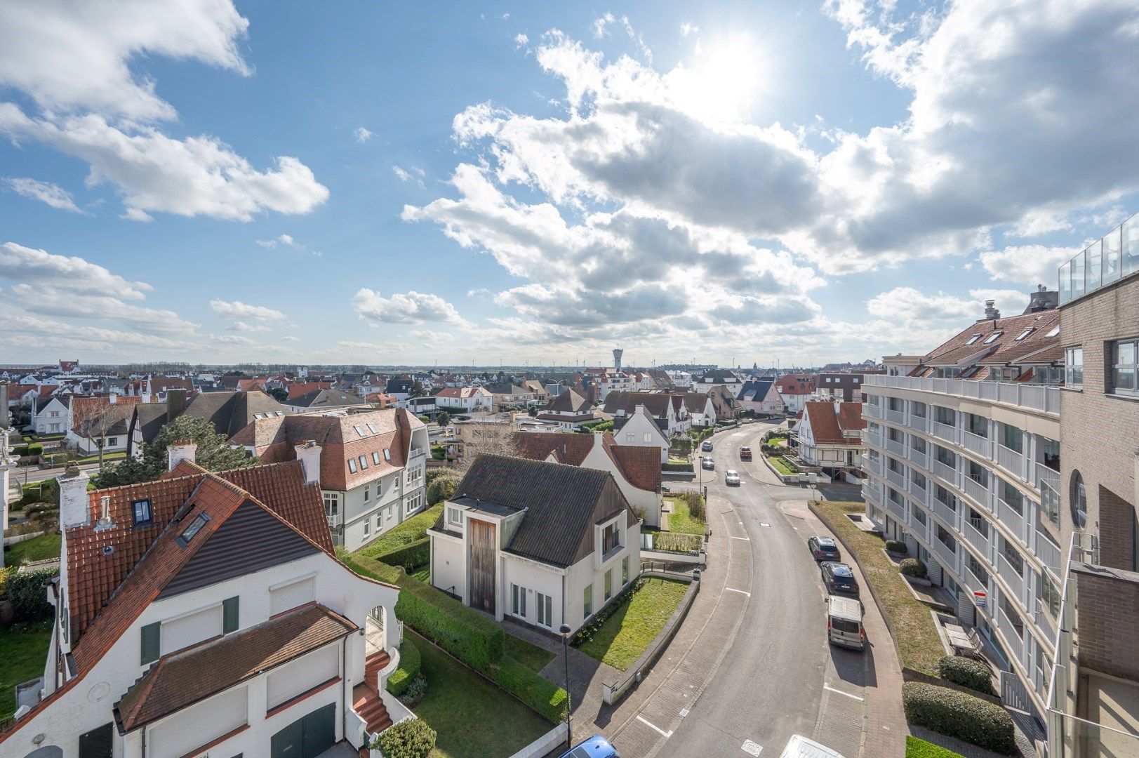 Prachtige duplex dakappartement met  2 zeer zonnige terrassen en unieke vergezichten gelegen op de Jozef Nellenslaan. Tandembox te koop op het gelijkvloers foto 25