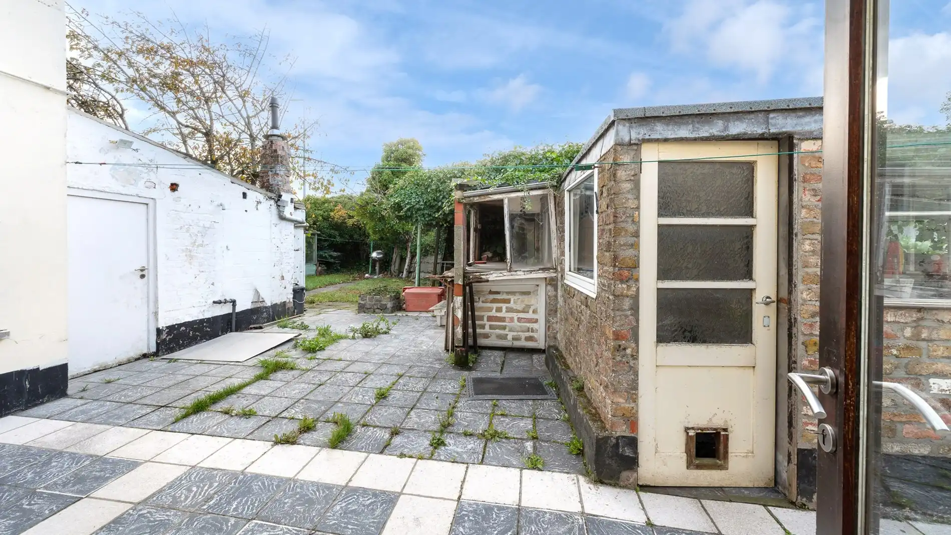 Te renoveren woning op een mooi perceel te Lissewege foto 2