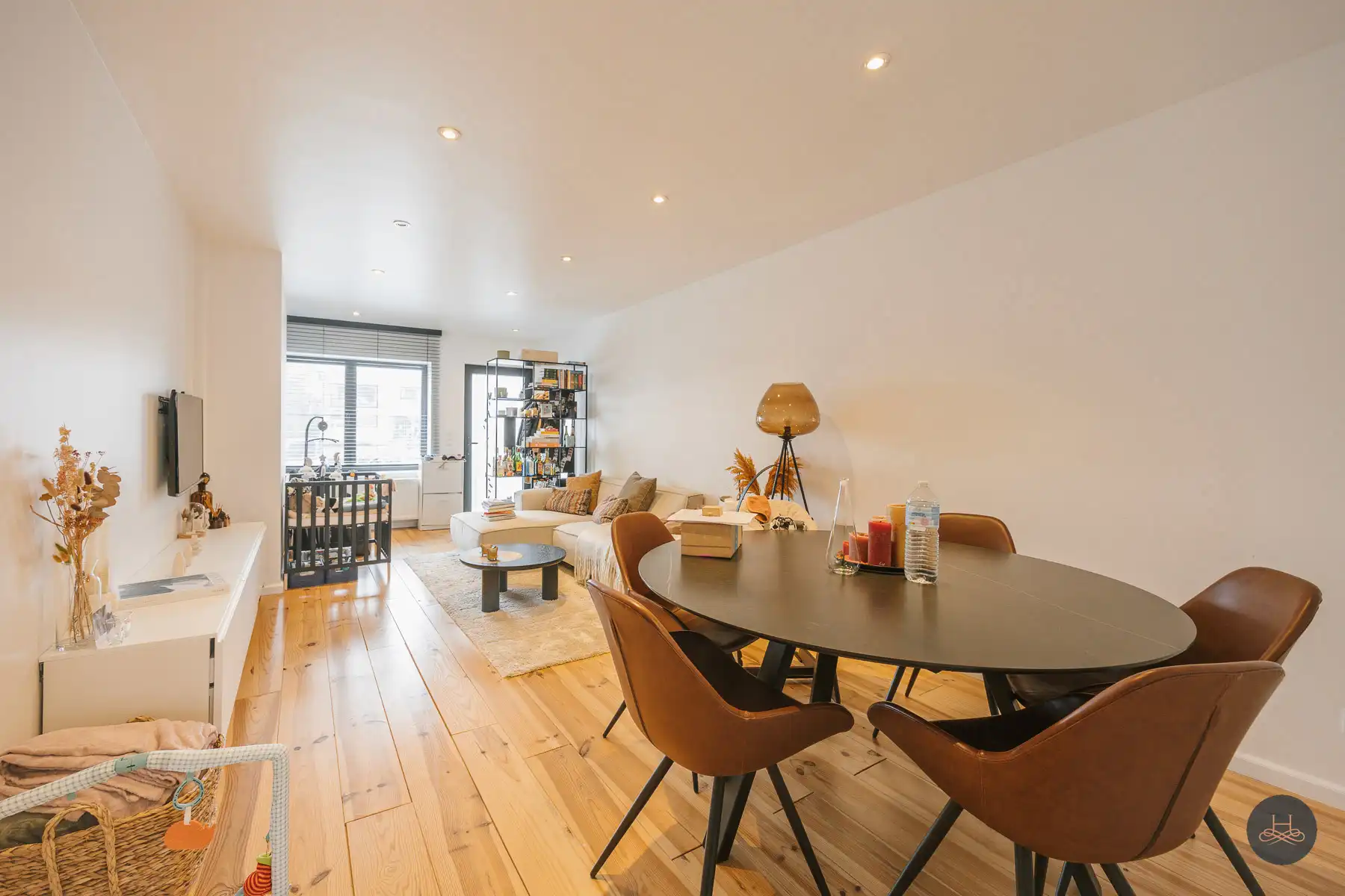 Gerenoveerde en energiezuinige woning met tuin en terrassen foto 8