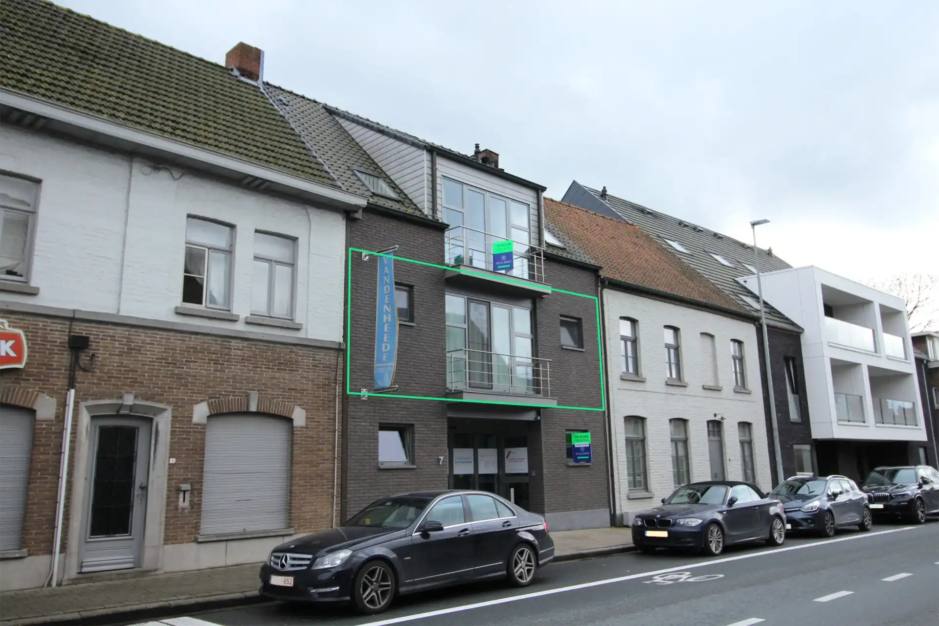 Lichtrijk appartement in hartje Tiegem! foto {{pictureIndex}}