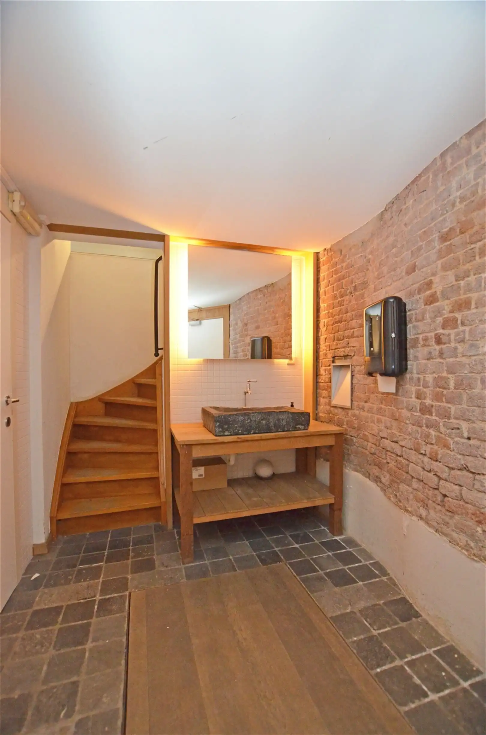 Uniek neoclassicistisch herenhuis met handelspand & duplexwoning foto 26