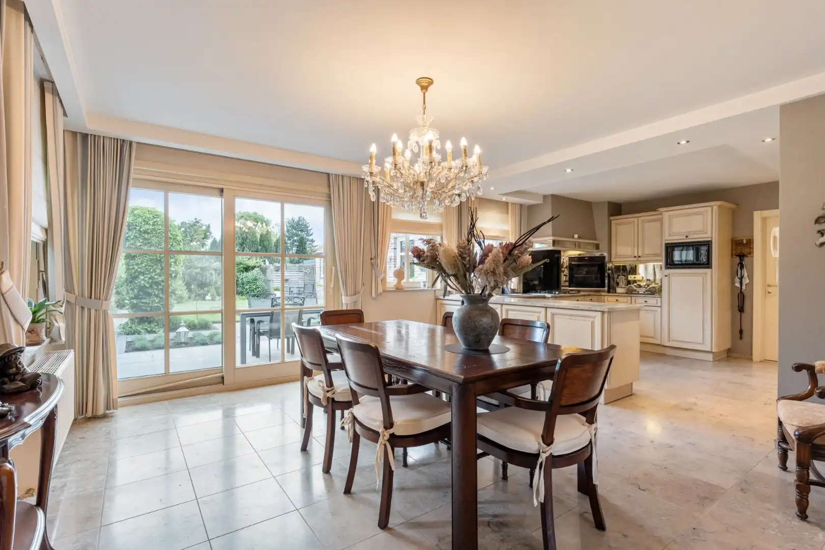 Stijlvolle, goed afgewerkte woning op een perceel van 6a32ca op een rustige locatie te Kinrooi!  foto 12