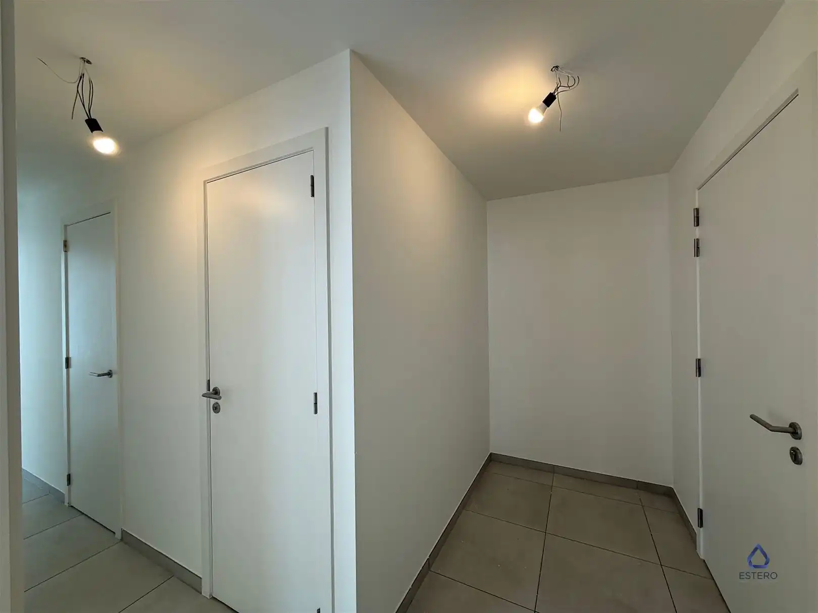 Mooi afgewerkt appartement met 2 slaapkamers foto 2