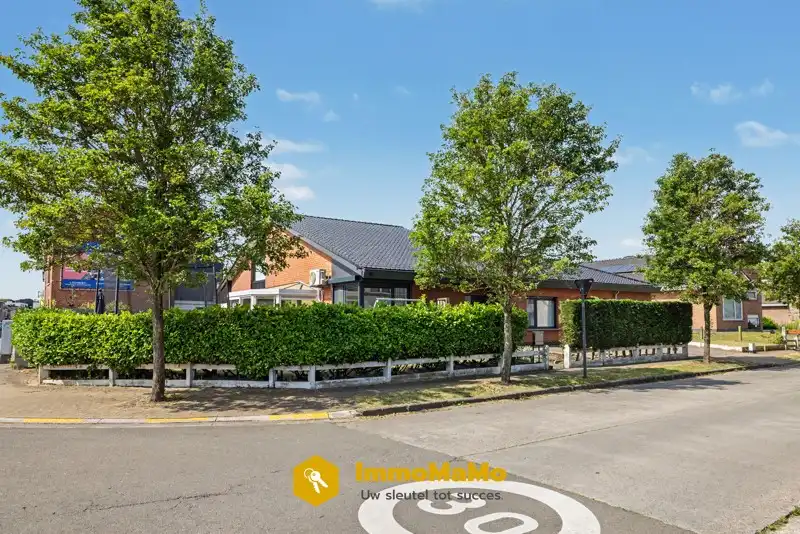 GEZINSWONING MET 3 SLAAPKAMERS EN DRESSING IN WACHTEBEKE TE KOOP foto 3