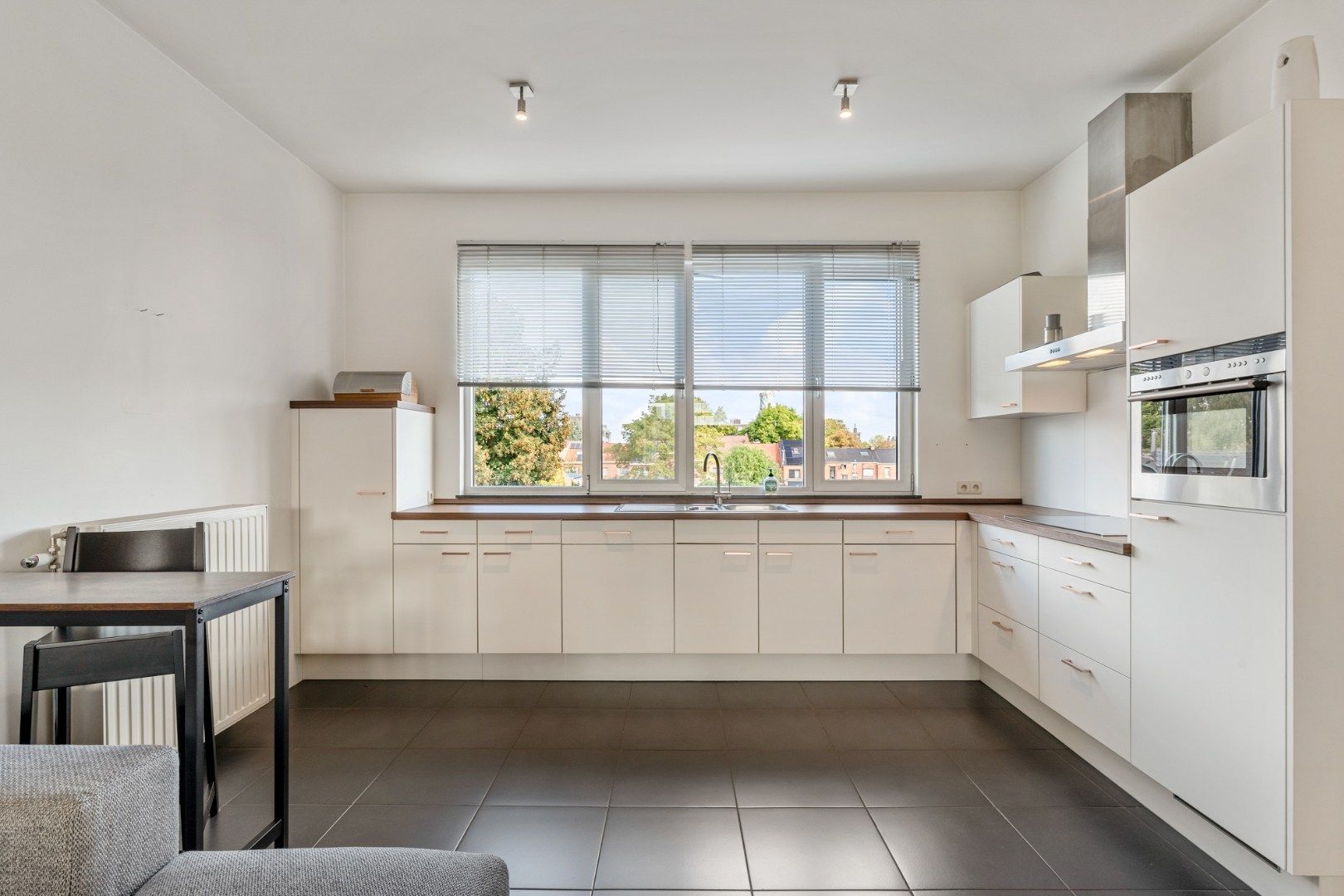 App., 119 m², 2 slpk, terras, autostaanplaats foto 4