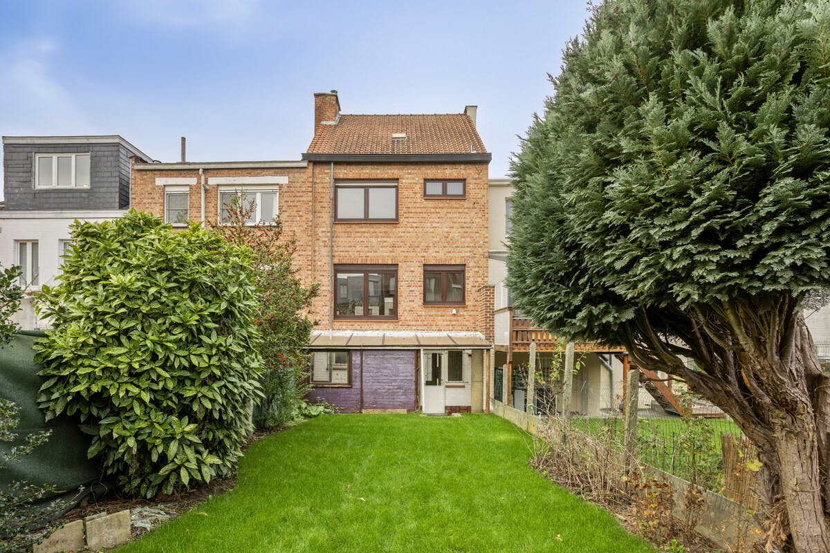 Te renoveren woning met potentieel in Sint-Agatha-Berchem! foto 19