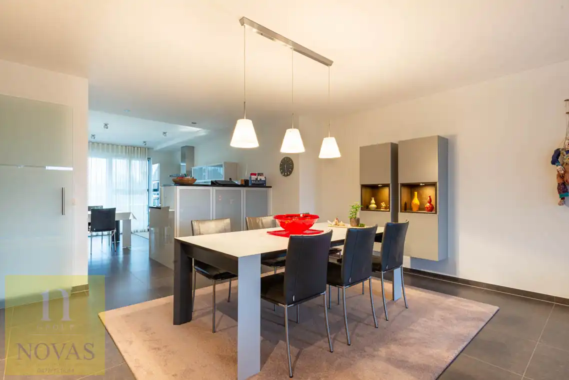 Toplocatie in Lommel, 2 slaapkamers, 33m² over 2 terrassen, dubbele privé-berging foto 9