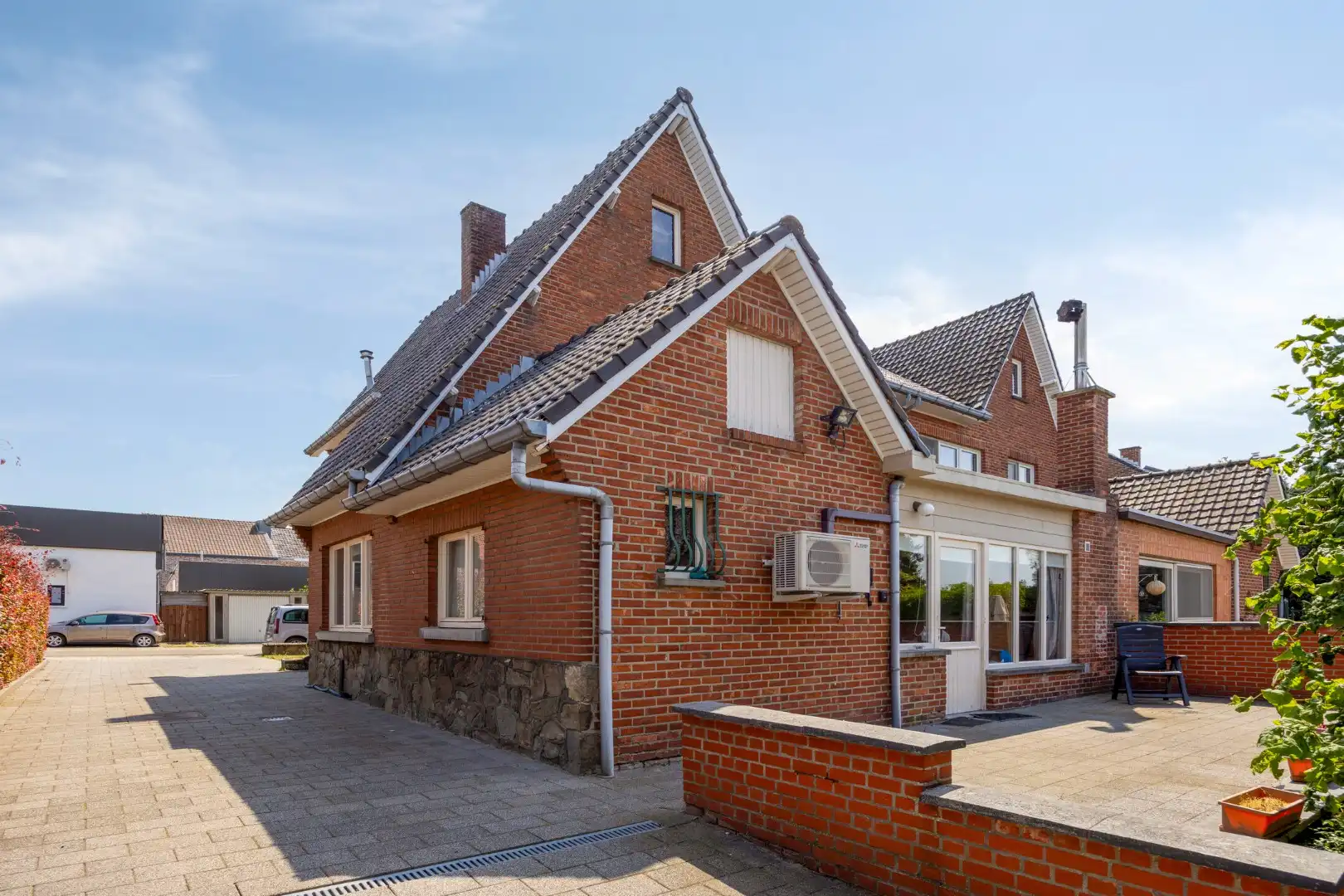 Ruime woning met vrijstaande garage en diepe tuin - rustig gelegen in stadsrand Tongeren foto 14
