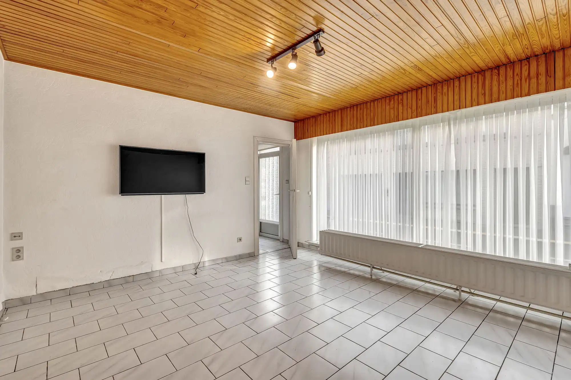 Te renoveren woning met veel potentieel nabij centrum foto 7