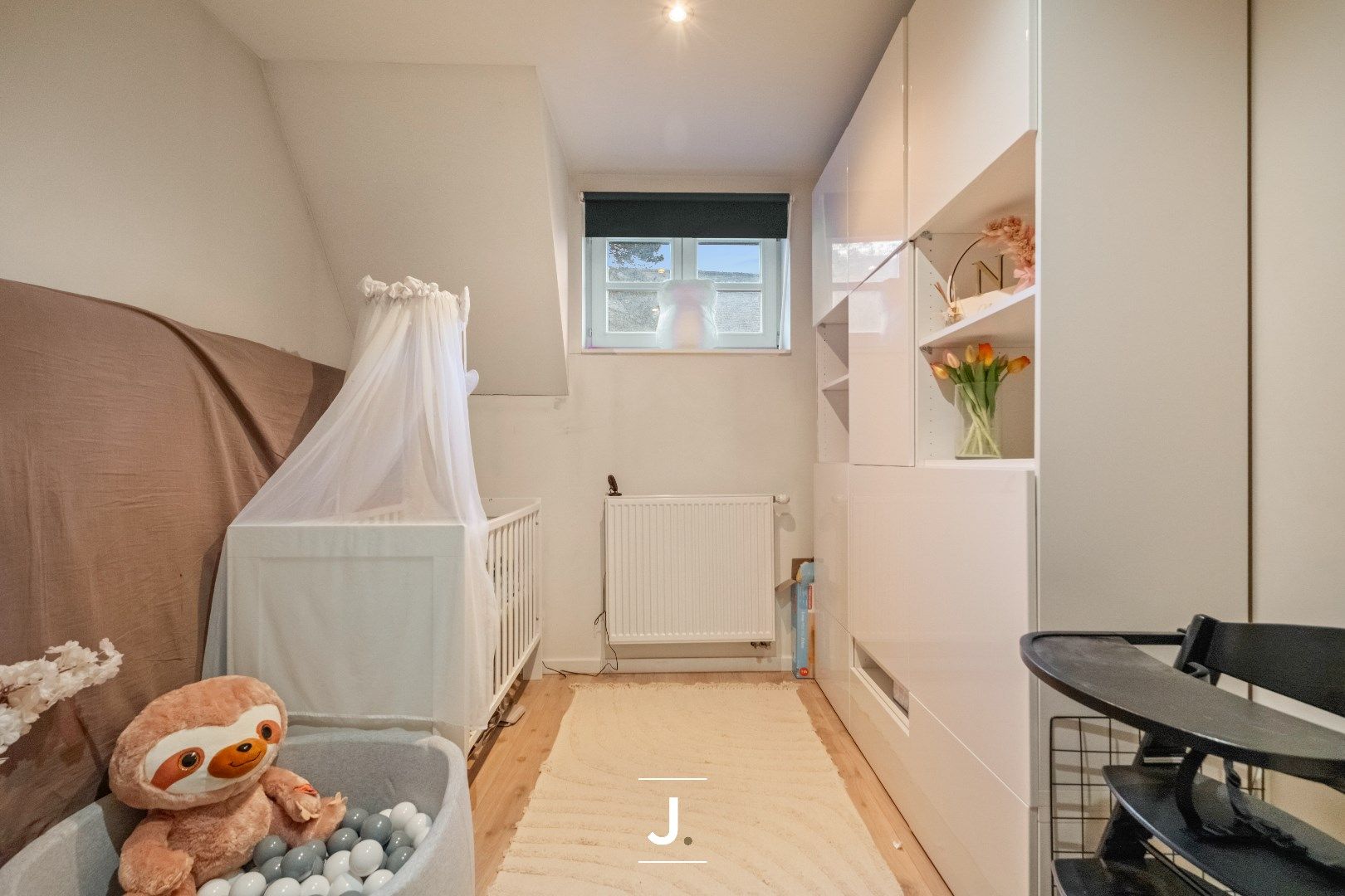 Charmante instapklare burgerwoning op de markt van Heule: een perfecte starterswoning of investering! foto 15