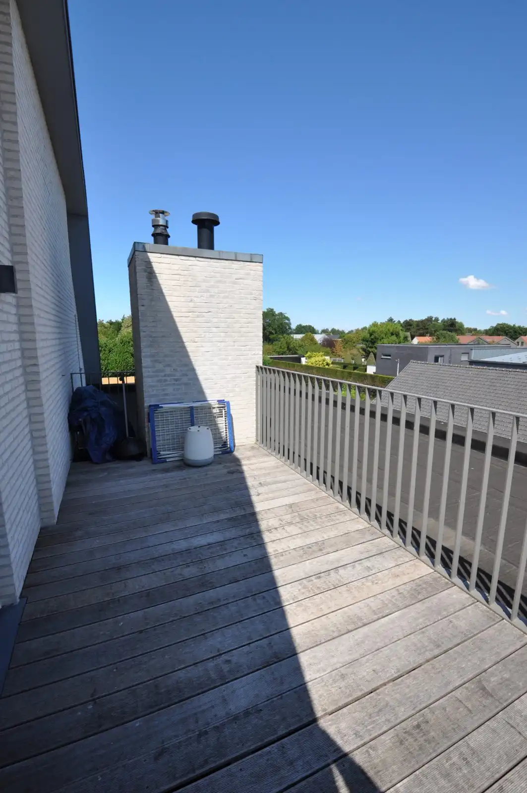 Stijlvol appartement met private autostaanplaats foto 23