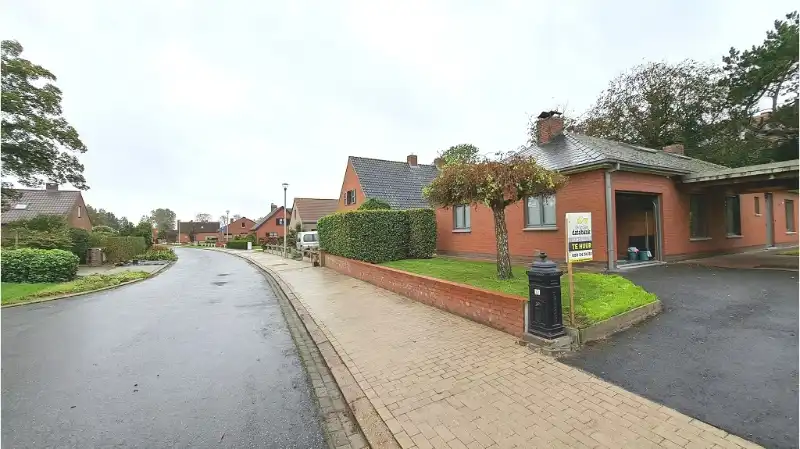 Gerenoveerde vrijstaande woning met Garage en Tuin te huur in Oedelem ( Beernem ) foto 19